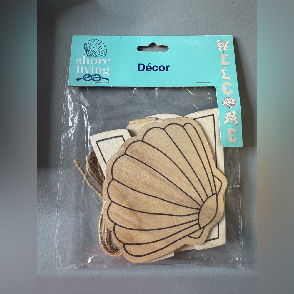 🛍️Any 5 items for $15 🛍️ Shore Living Shell Décor Set